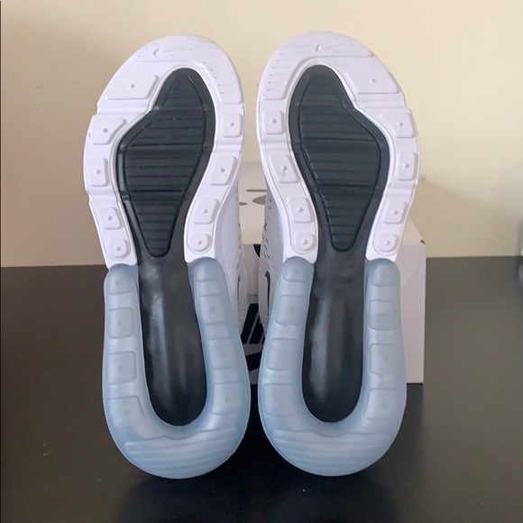 Brand New Men’s Airmax 270 size 10. - Picture 4 of 5